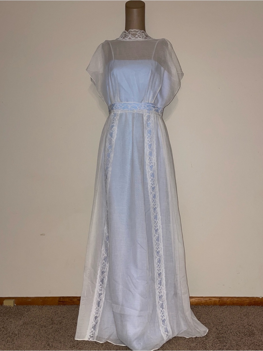 Elegant-VNTGE-White Lace and blue layered-Trim gown-no stretch